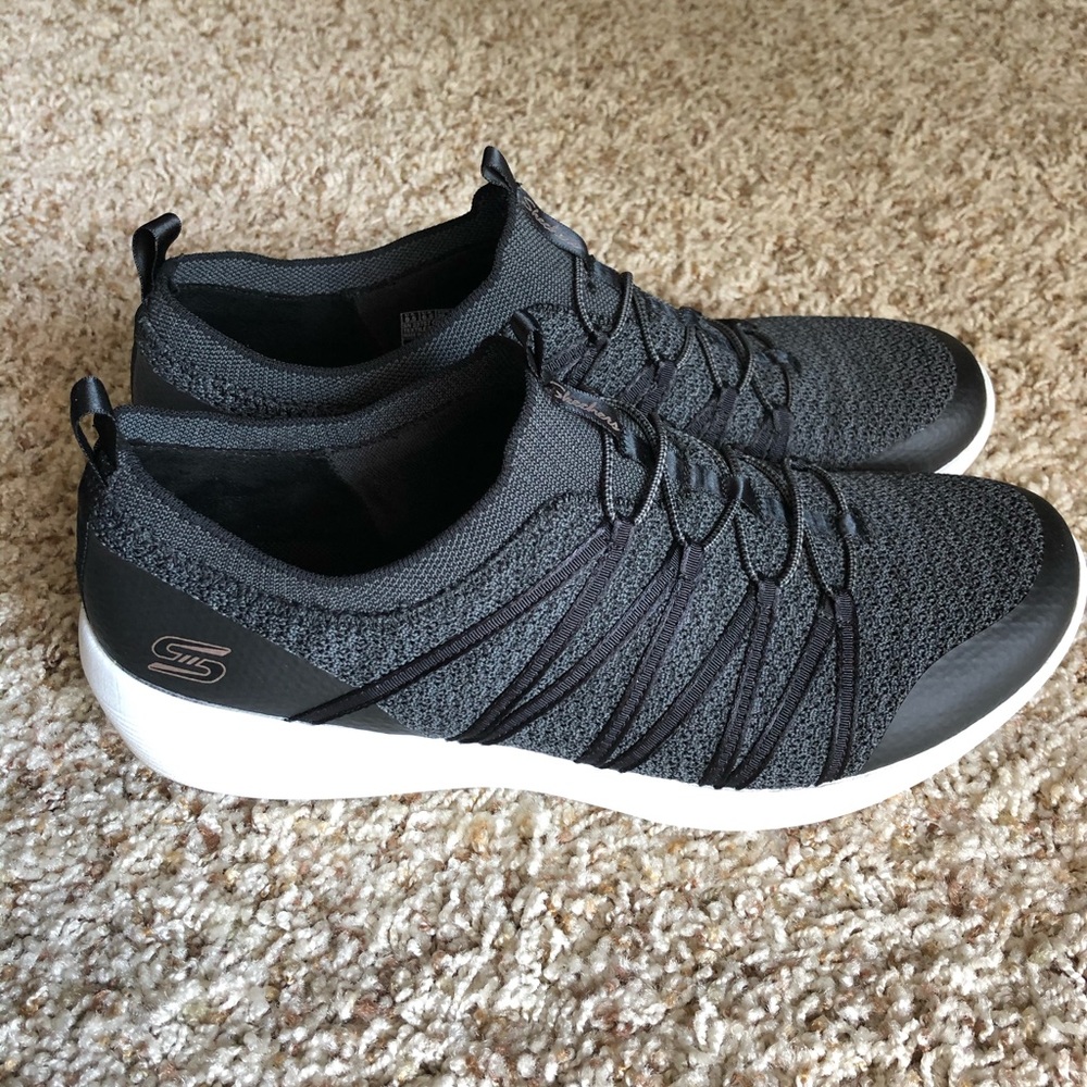 Women’s Skechers Arya Slip On Sneaker